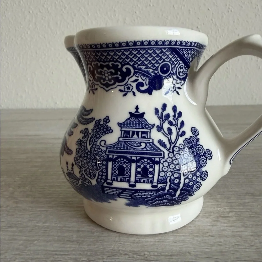 Vintage Churchill Blue Willow Creamer And Sugar Mint Condition Made In England - Picture 5 of 13